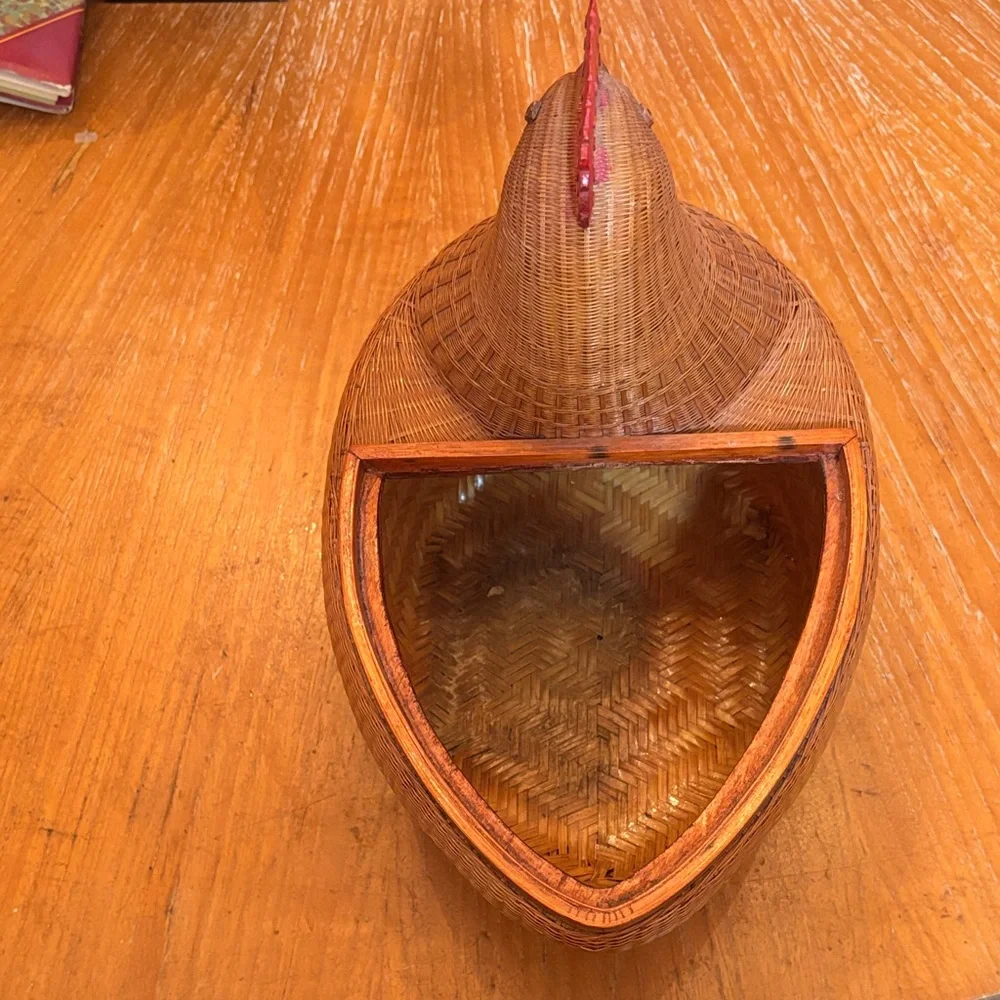 Handcrafted Wicker Hen Basket - Brown